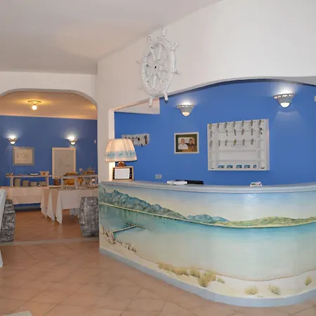 Il Timone فندق أولبيا